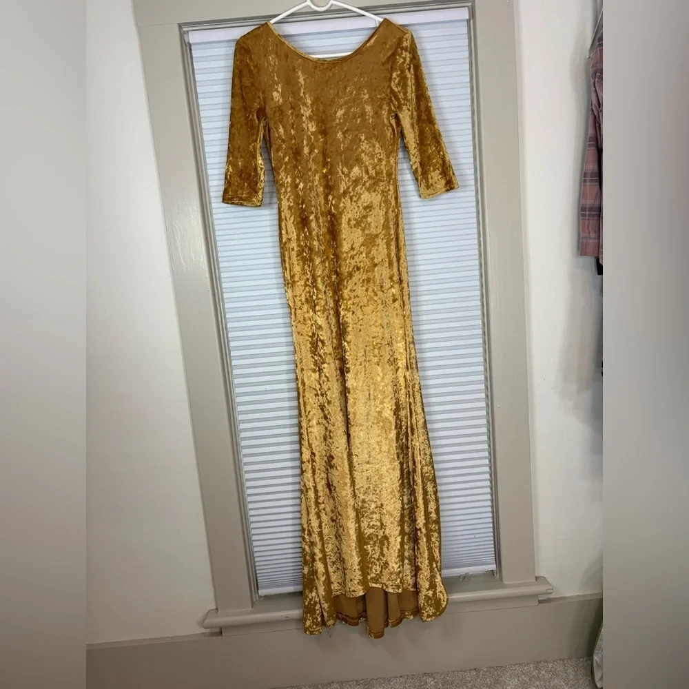 Crushed Velvet Scoop Back Maxi Dress
